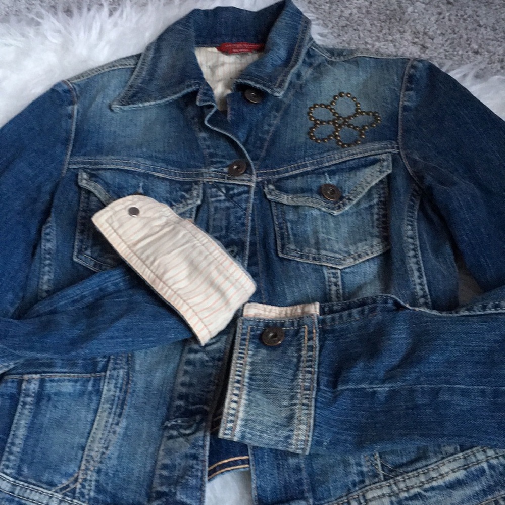 ❌SOLD ❌Adorable Guess Jeans Jean Jacket - Picture 6 of 7